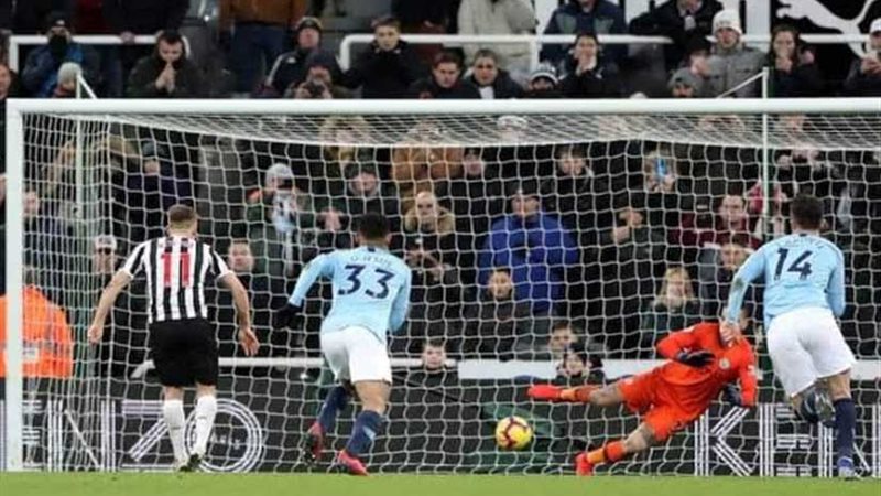 نيوكاسل يُعرقل مانشستر