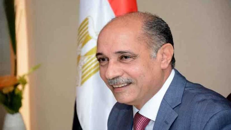 قرار جديد لوزير الطيران