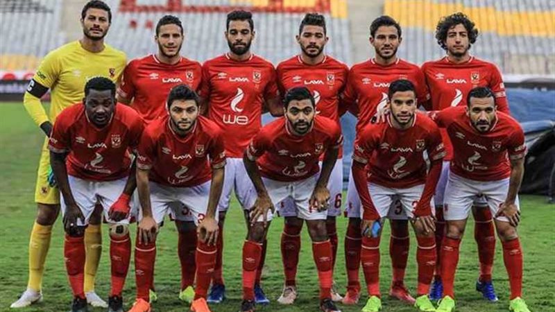 الأهلي بالزي التقليدي