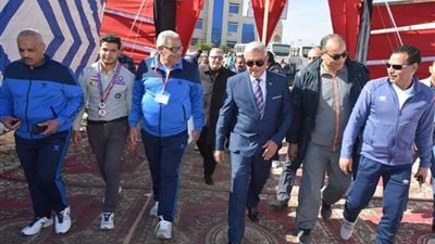 رئيس جامعة المنوفية يصل 