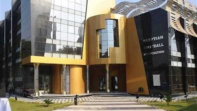 اتحاد الكرة يدعو أندية الدوري لاجتماع لمناقشة مستقبل المسابقة