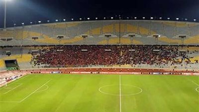 بالصور.. جماهير الأهلي تزين برج العرب