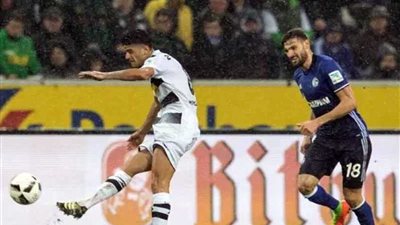 بوروسيا مونشنجلادباخ يفوز علي شالكة بهدفين نظيفين في الدوري الالماني