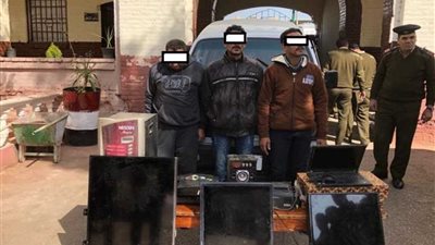 ضبط ٣ مسجلين قاموا بسرقة محتويات مقهى بأسيوط