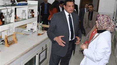 محافظ البحيرة يتفقد مصنع الأعلاف بحوش عيسى