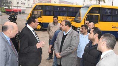 محافظ البحيرة يستلم 4 أتوبيسات بمجمع دمنهور