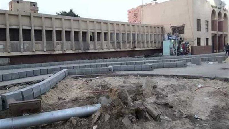 رصف ١٠٥ طرق وإزالة