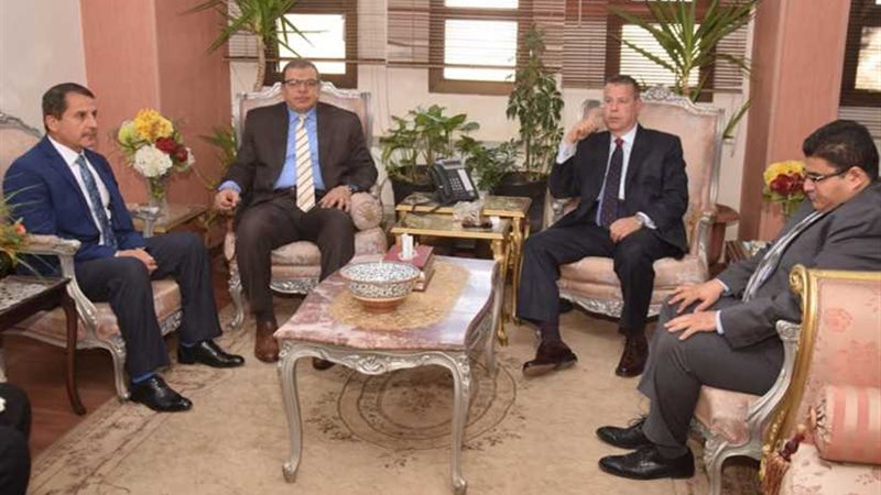 محافظ بني سويف يستقبل