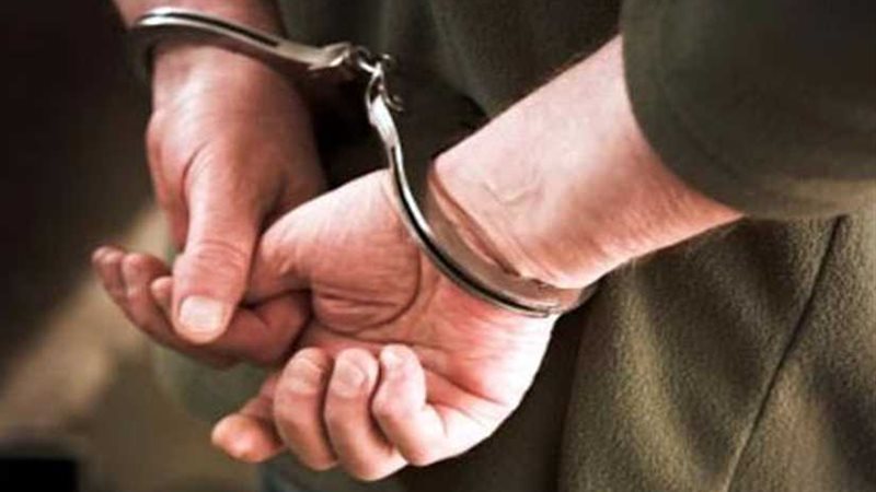 القبض على هارب من