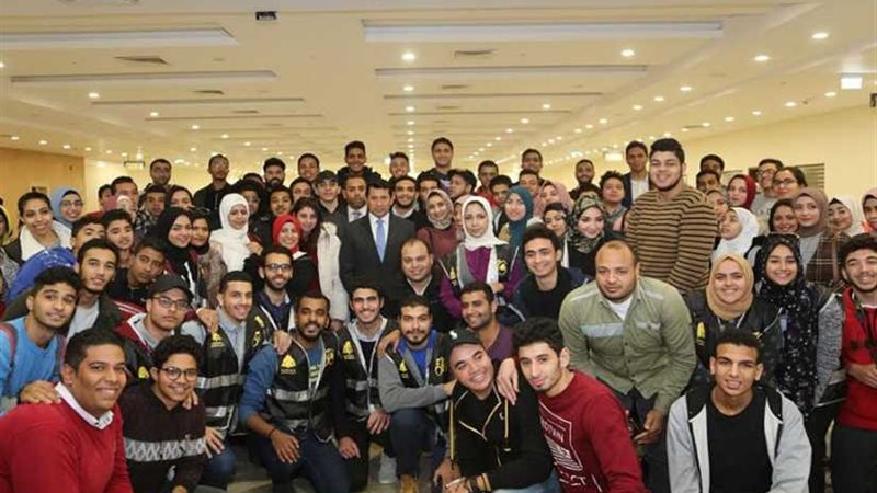 وزير الشباب والرياضة