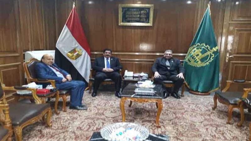 محافظ القليوبية يبحث