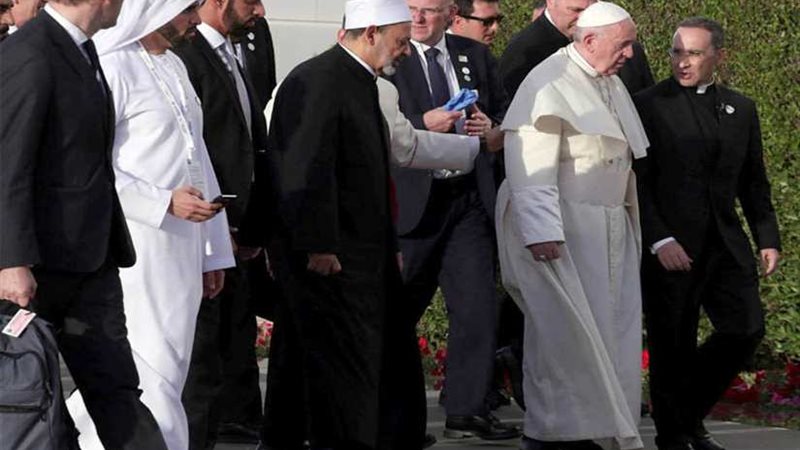 الإمام الأكبر وبابا