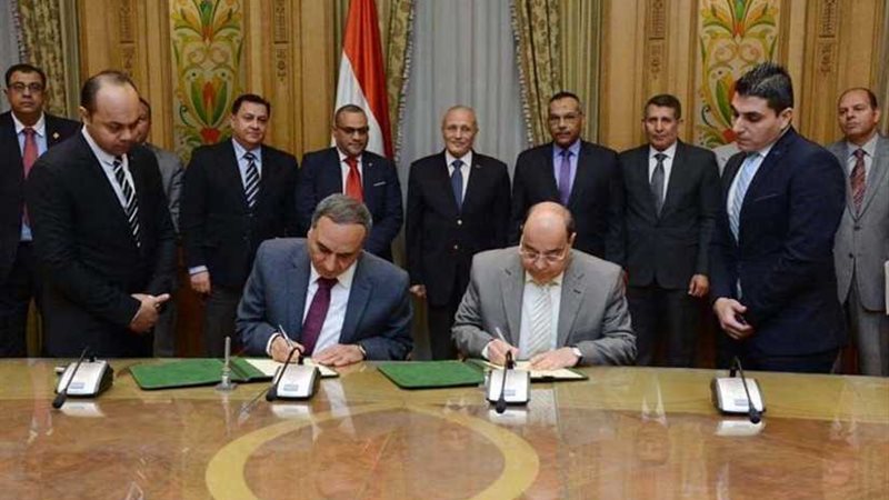 سلامة والعصار يوقعان