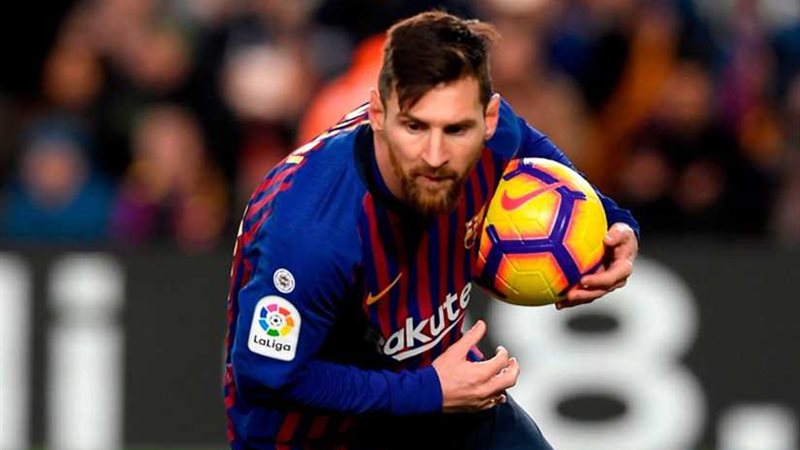 ميسي يعزز صدارته