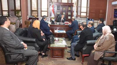 محافظ بني سويف يلتقي وفد مركز معلومات مجلس الوزراء