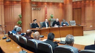 محافظ بورسعيد يبحث مع الأجهزة التنفيذية الاستعدادات لبطولة الأمم الإفريقية