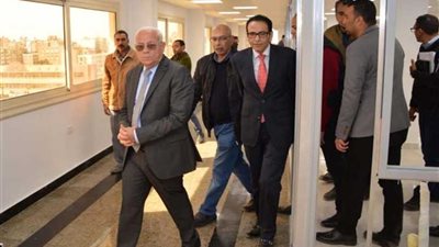 محافظ بورسعيد يتابع أعمال تطوير مبنى ديوان المحافظة