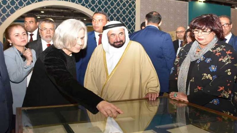 وزيرة الثقافة تصطحب