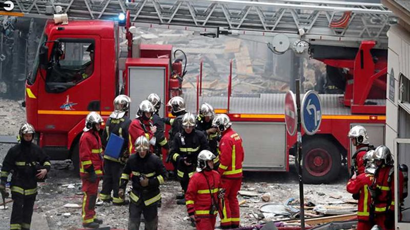 حريق مبنى يقتل 7