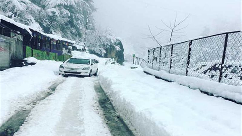 الهند: الثلوج تتسبب