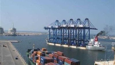 تداول 476 شاحنة بضائع متنوعة بموانئ البحر الأحمر