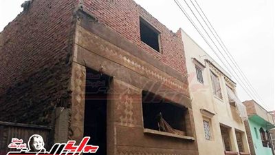 بالصور.. محبس شاب 10 سنوات بمعرفة أمه في قطور