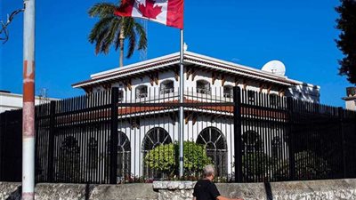 كنديون يقاضون الحكومة بتهمة 