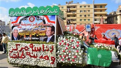 سيارات الزهور تجوب شوارع المنصورة احتفالًا بعيد الدقهلية