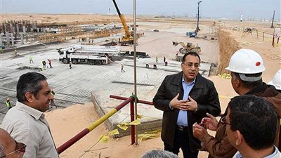 مدبولي يتفقد الجامعة الأهلية والمدينة التراثية بالعلمين الجديدة