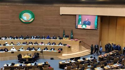 الرئيس السيسي يرفع الجلسة الافتتاحية.. وعودة لاستئناف الجلسات بعد ساعتين