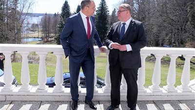 وزير الخارجية الفنلندي يبحث في موسكو قضايا الأمن الإقليمي والرقابة على التسلح