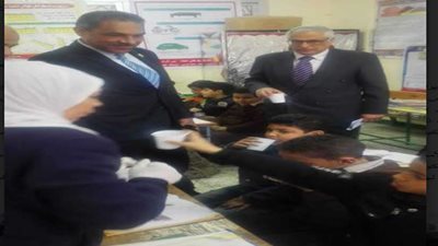 حملة ضد الديدان المعوية لطلاب مدارس القليوبية.. صور