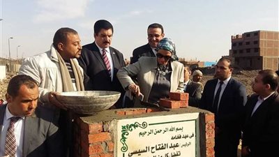 وزيرة البيئة ومحافظ القليوبية يضعان حجر أساس محطة القمامة الوسيطة بشبرا الخيمة