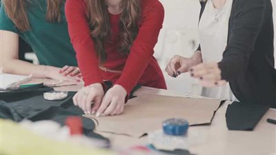 دورات تدريبية للسيدات على 