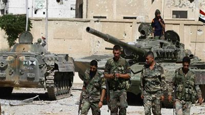 الجيش السوري يدمر مقرات وتحصينات للجماعات الإرهابية في ريف حماة