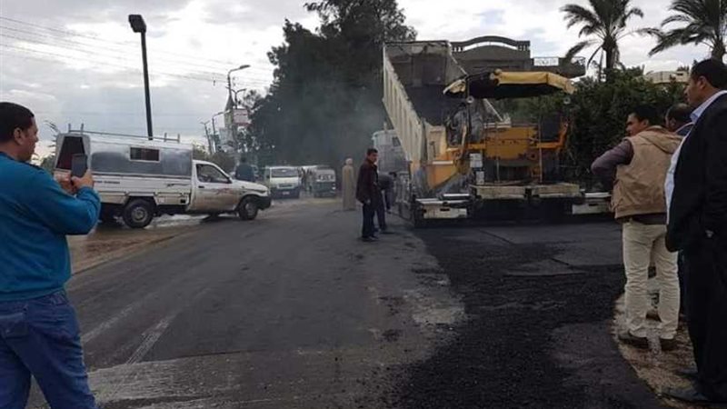 استكمال أعمال رصف