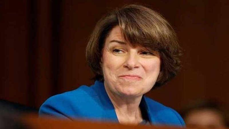 السيناتور الأمريكية