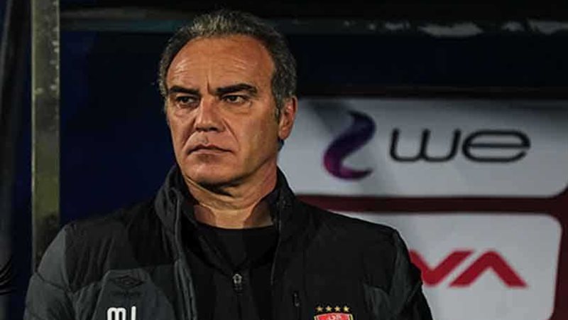 لاسارتي للاعبي الأهلي: