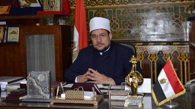 وزير الأوقاف يعتمد