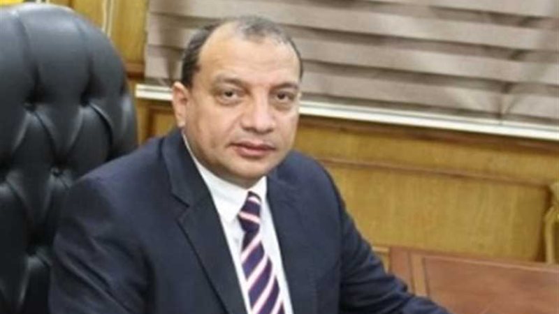 إحالة موظف بجامعة