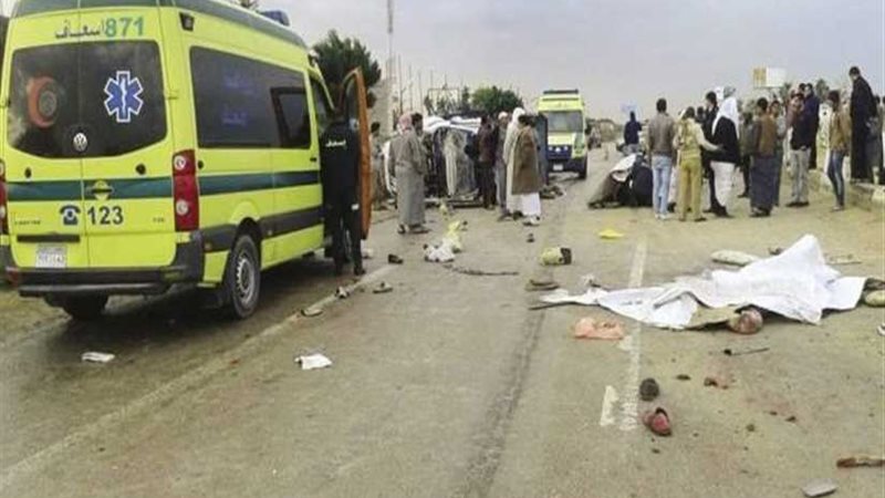 إصابة 12 شخصًا في