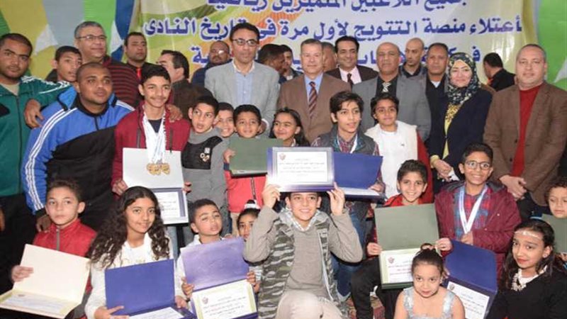 تكريم 240 من المتفوقين