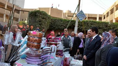 القليوبية: تفتتح معرض منتجات ملابس ومستلزمات العرائس بقها