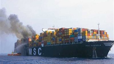 عبور 39 سفينة للمجرى الملاحي لقناة السويس