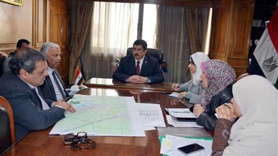 محافظ القليوبية يناقش المخططات التفصيلية للقرى والمدن