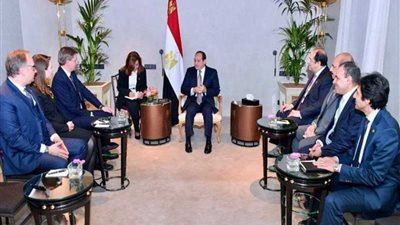 الرئيس السيسي يلتقي رئيس 