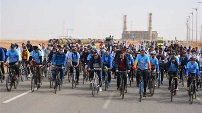 وزير الرياضة يقود ماراثون دراجات بالعاصمة الإدارية الجديدة
