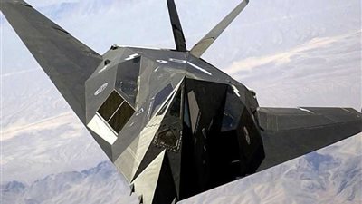 أهم مراحل تصنيع F-35 .. جولة صحفية داخل مصنع الشبح