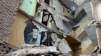 صرف إعانة عاجلة وتوفير شقتين لمتضرري انهيار منازل شبين القناطر