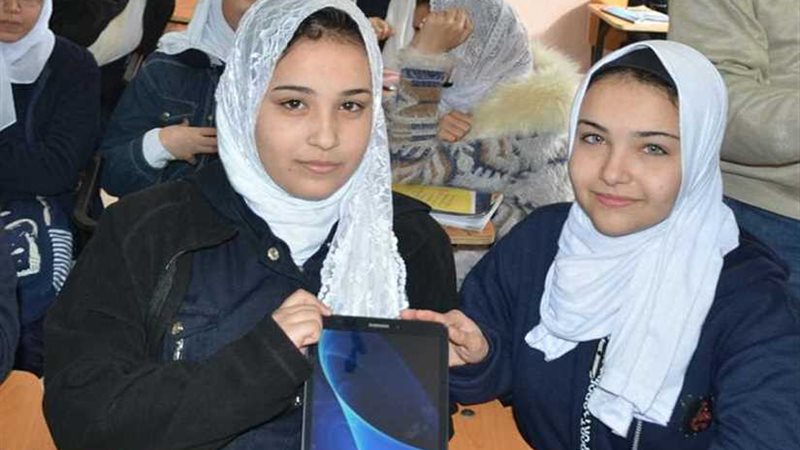 تسليم التابلت لطلاب